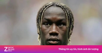 Cựu sao Arsenal rẽ hướng khó tin