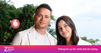 Cựu tuyển thủ Anh lụn bại vì tin nhắn nhạy cảm