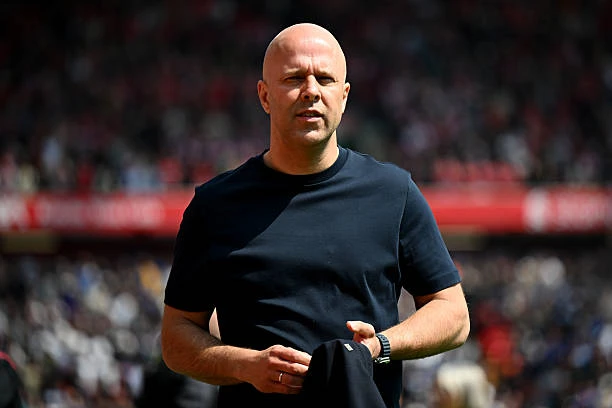 Đằng sau quyết định sa thải Arne Slot của Liverpool Đằng sau quyết định sa thải Arne Slot của Liverpool