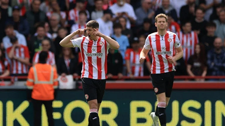 Đánh rơi chiến thắng phút 88, Palace chia điểm Brentford