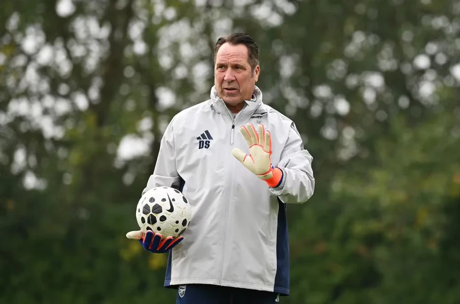 David Seaman xem Liverpool là đối thủ lớn nhất của Arsenal David Seaman xem Liverpool là đối thủ lớn nhất của Arsenal