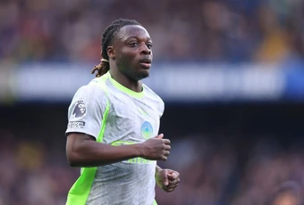 Đè bẹp Chelsea, Jeremy Doku thách thức Arsenal đua vô địch