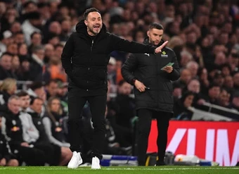 De Zerbi cảnh báo Tottenham phải chiến đấu đến cùng
