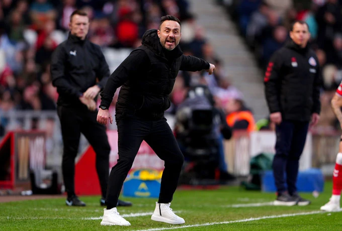 De Zerbi chi tiền 'khủng' đãi toàn đội, quyết cứu Tottenham khỏi xuống hạng De Zerbi chi tiền 'khủng' đãi toàn đội, quyết cứu Tottenham khỏi xuống hạng
