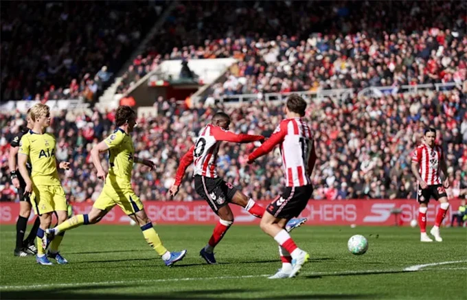 De Zerbi ra mắt ác mộng, Tottenham lún sâu vào khủng hoảng De Zerbi ra mắt ác mộng, Tottenham lún sâu vào khủng hoảng