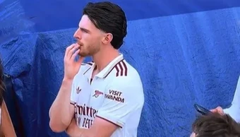 Declan Rice bỏ dở lễ vô địch của Arsenal vì West Ham