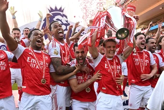 Deeney tin Arsenal vô địch, MU bật khỏi top 4