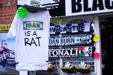 Địa ngục chờ đón Isak trong ngày trở lại Newcastle Địa ngục chờ đón Isak trong ngày trở lại Newcastle