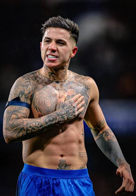 Enzo Fernandez là 'mảnh ghép hoàn hảo' giúp MU đua vô địch Premier League Enzo Fernandez là 'mảnh ghép hoàn hảo' giúp MU đua vô địch Premier League