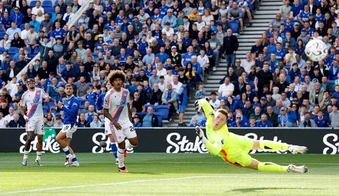 Everton đánh bại Crystal Palace để chiếm ngôi nhì bảng