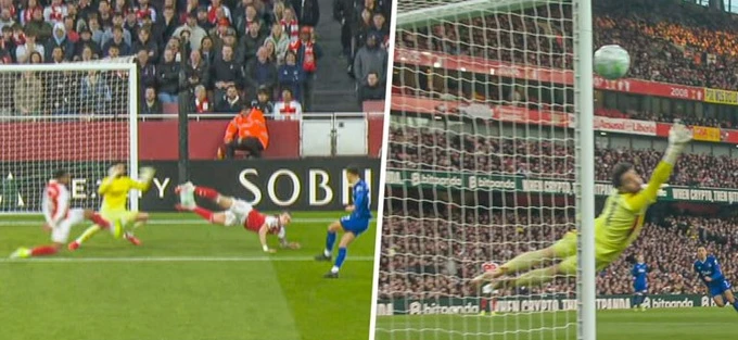 Fan Arsenal yêu cầu dựng tượng Calafiori sau pha cứu thua điên rồ Fan Arsenal yêu cầu dựng tượng Calafiori sau pha cứu thua điên rồ
