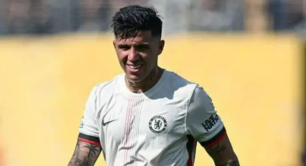 Fan Chelsea đòi bán gấp Enzo Fernandez sau phát ngôn về Madrid Fan Chelsea đòi bán gấp Enzo Fernandez sau phát ngôn về Madrid