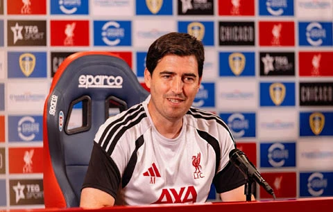 Fan Liverpool hoang mang khi Iraola chê bai dàn sao đội nhà