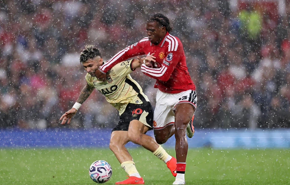 Fernandes lập hat-trick, Man Utd ngược dòng thắng Ipswich Fernandes lập hat-trick, Man Utd ngược dòng thắng Ipswich