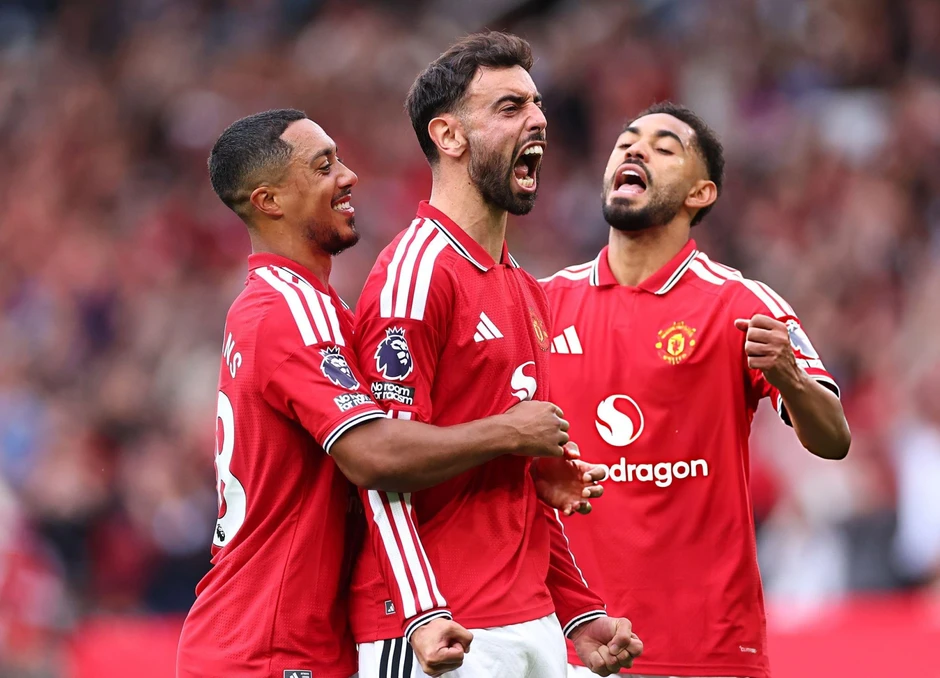 Fernandes lập hat-trick, Man Utd ngược dòng thắng Ipswich Fernandes lập hat-trick, Man Utd ngược dòng thắng Ipswich