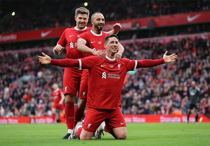Fernando Torres được ủng hộ dẫn dắt Liverpool