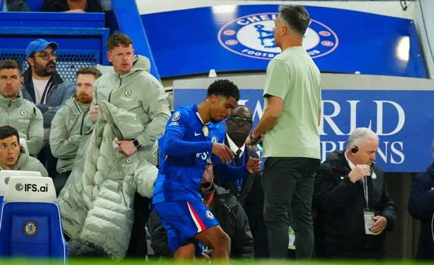 Fofana xin lỗi vì bỏ vào đường hầm ở trận thua Man Utd Fofana xin lỗi vì bỏ vào đường hầm ở trận thua Man Utd