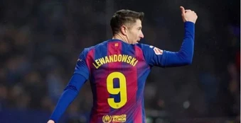 Foster chỉ ra lý do MU nên chiêu mộ Lewandowski
