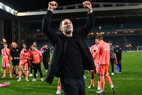 Frank Lampard bắn tiếng súng hiệu chống lại Arsenal Frank Lampard bắn tiếng súng hiệu chống lại Arsenal