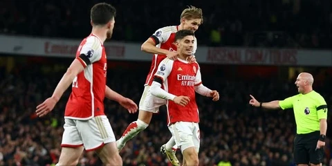 Frank Lampard bắn tiếng súng hiệu chống lại Arsenal Frank Lampard bắn tiếng súng hiệu chống lại Arsenal