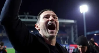 Frank Lampard đánh thức gã khổng lồ Coventry City