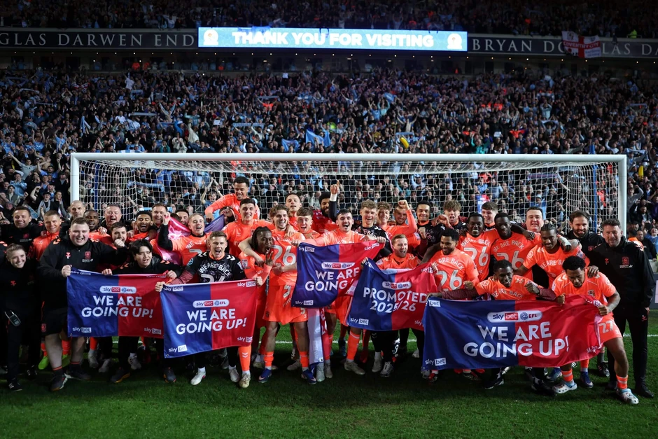 Frank Lampard đưa Coventry City thăng hạng sau 25 năm Frank Lampard đưa Coventry City thăng hạng sau 25 năm