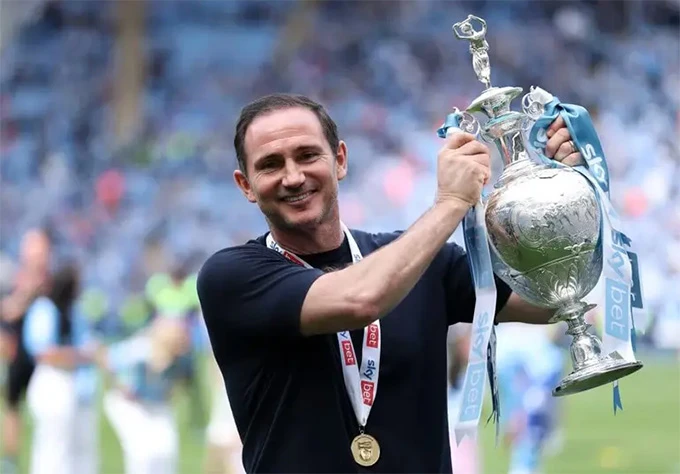 Frank Lampard: ‘HLV người Anh chịu định kiến nặng nề’ Frank Lampard: ‘HLV người Anh chịu định kiến nặng nề’