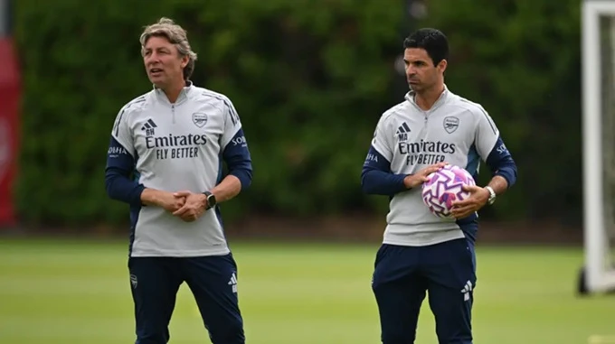 Gabriel Heinze: Người anh lớn nâng tầm 'nhà trẻ' Arsenal