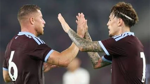 Garnacho ra mắt Aston Villa khiến fan tranh cãi Garnacho ra mắt Aston Villa khiến fan tranh cãi