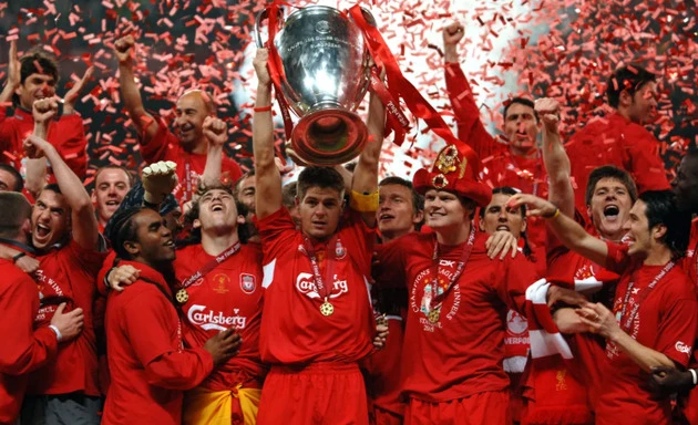 Gerrard đuổi khéo Neville khi được rủ sang Man Utd Gerrard đuổi khéo Neville khi được rủ sang Man Utd
