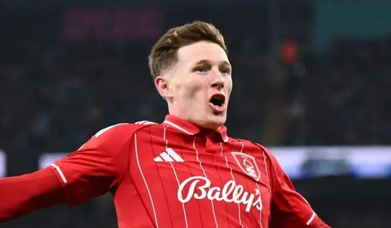 Giải mã sức hút của Elliot Anderson với Man City và MU