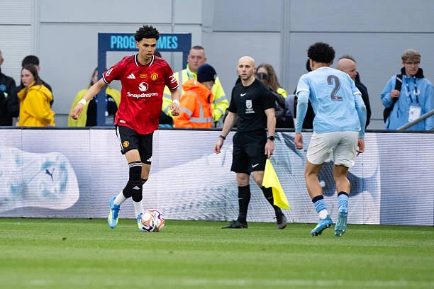 Giải pháp "cây nhà lá vườn" cho bài toán cánh trái của Man Utd Giải pháp "cây nhà lá vườn" cho bài toán cánh trái của Man Utd