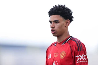 Giải pháp "cây nhà lá vườn" cho bài toán cánh trái của Man Utd
