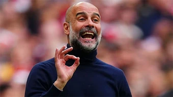 Guardiola nhận 'món quà' hoàn hảo ở cuộc đua vô địch của Man City