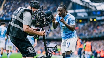 Guardiola tuyên bố Doku đã thành 'quái vật' tấn công mới