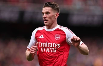 Gyokeres cho rằng mặt sân khô khiến Arsenal thua sốc