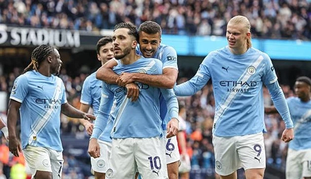 Hạ gục Arsenal, Man City phả hơi nóng vào cuộc đua vô địch Hạ gục Arsenal, Man City phả hơi nóng vào cuộc đua vô địch