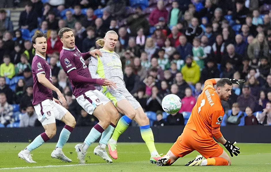 Haaland tỏa sáng, Man City vượt Arsenal chiếm ngôi đầu Haaland tỏa sáng, Man City vượt Arsenal chiếm ngôi đầu