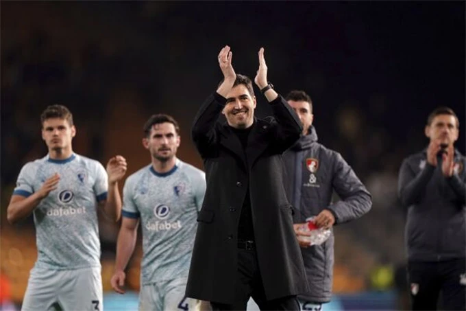 HLV Bournemouth nói gì về VAR sau trận hòa gây tranh cãi với MU? HLV Bournemouth nói gì về VAR sau trận hòa gây tranh cãi với MU?