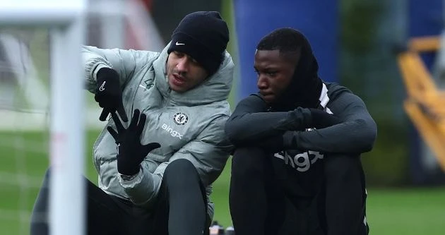 HLV Chelsea gọi Caicedo là tiền vệ trụ hay nhất thế giới