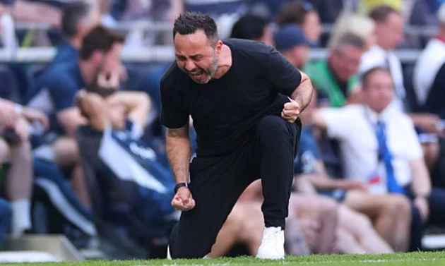 HLV De Zerbi cười rạng rỡ khi giúp Tottenham trụ hạng HLV De Zerbi cười rạng rỡ khi giúp Tottenham trụ hạng