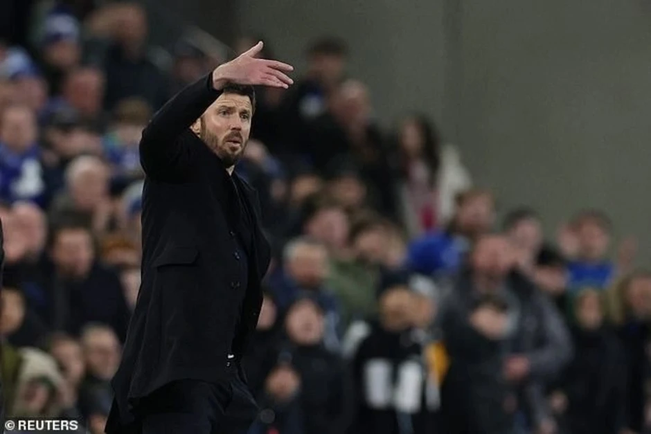 HLV Michael Carrick ca ngợi Sesko khi Man Utd thắng kịch tính Everton HLV Michael Carrick ca ngợi Sesko khi Man Utd thắng kịch tính Everton