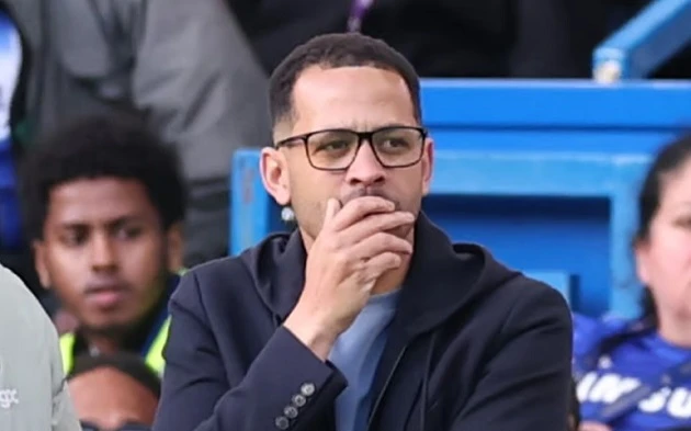HLV Rosenior hé lộ kế hoạch cải tổ Chelsea sau trận thua Man City HLV Rosenior hé lộ kế hoạch cải tổ Chelsea sau trận thua Man City