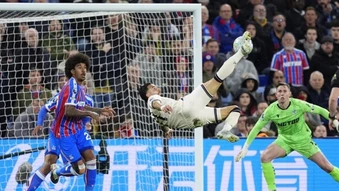 Hòa Crystal Palace, West Ham chính thức đẩy Wolves xuống hạng