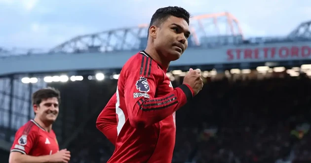 Hóa lá chắn thép, Casemiro lập kỷ lục sau 20 năm