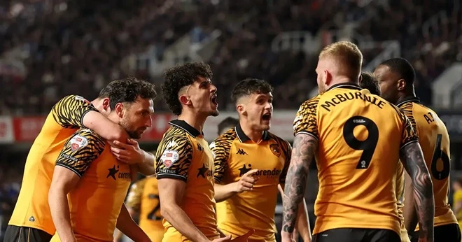 Hull City vào chung kết play-off để giành vé trở lại Ngoại hạng Anh Hull City vào chung kết play-off để giành vé trở lại Ngoại hạng Anh