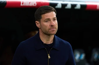 Huyền thoại Chelsea chỉ ra vấn đề với Xabi Alonso
