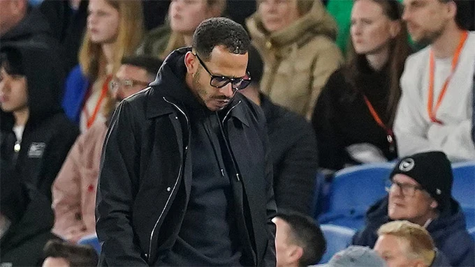 Huyền thoại Chelsea lo đội nhà 'toang' sau khi sa thải Rosenior Huyền thoại Chelsea lo đội nhà 'toang' sau khi sa thải Rosenior