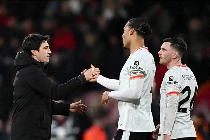 Iraola và bài toán đầu tiên ở Liverpool Iraola và bài toán đầu tiên ở Liverpool