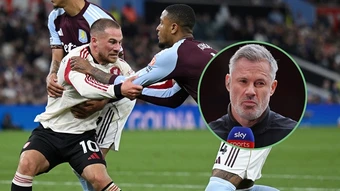 Jamie Carragher chỉ trích pha ăn vạ "đáng xấu hổ" của Mac Allister